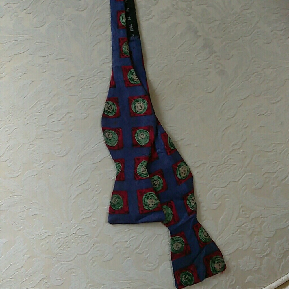 Bow tie